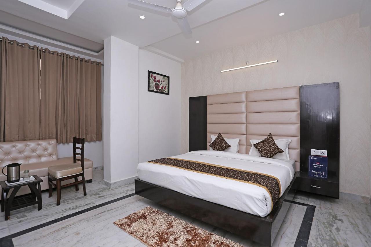 Capital O 10060 The Leaf Hotel 3*